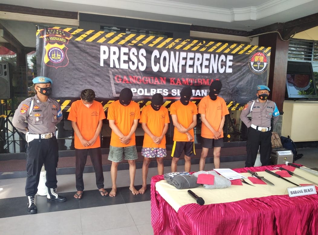 Psikolog Jelaskan Pemicu Anarkisme Suporter Bola