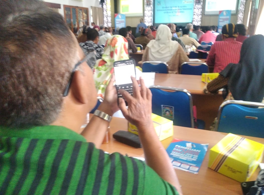 Panewu dan Lurah di Sleman Mendapatkan Sosialisasi Aplikasi BBM Bersubsidi
