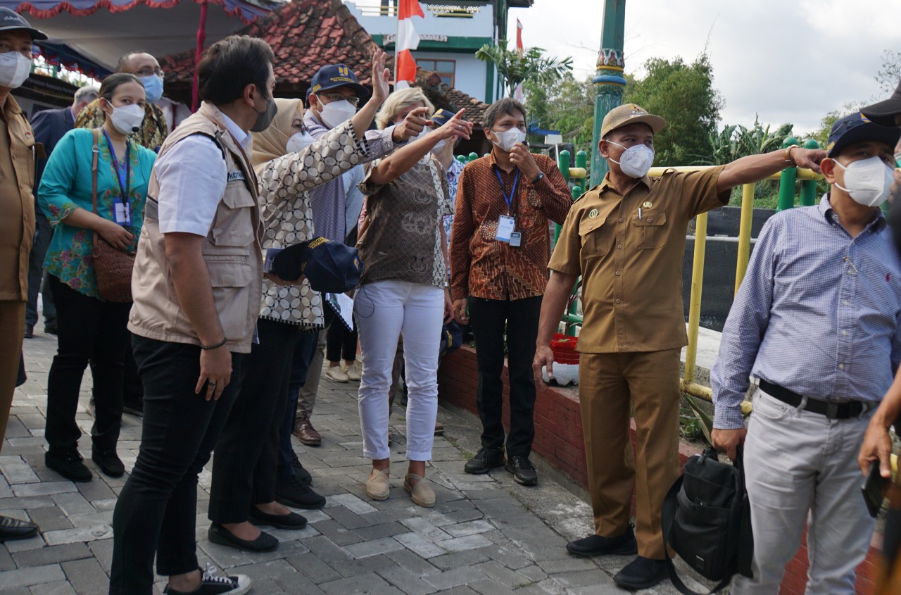 Perwakilan Bank Dunia Kunjungi Hasil Penataan Kawasan Kumuh di Bantaran Sungai Gajah Wong