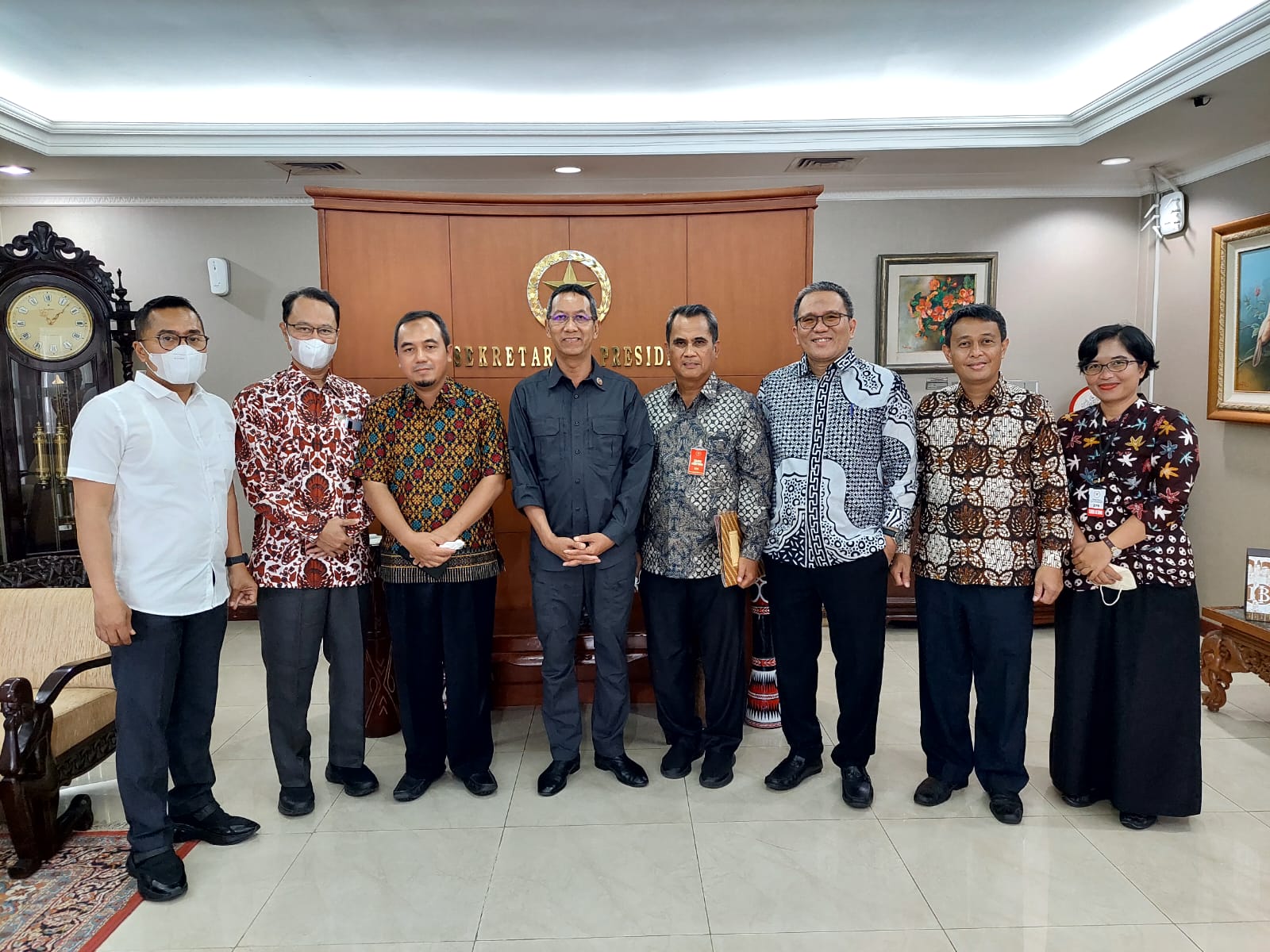 10 Oktober, Sultan Pasti Dilantik Lagi Jadi Gubernur DIY Perwakilan DPRD DIY bertandang ke Sekretariat Presiden (foto: ist)