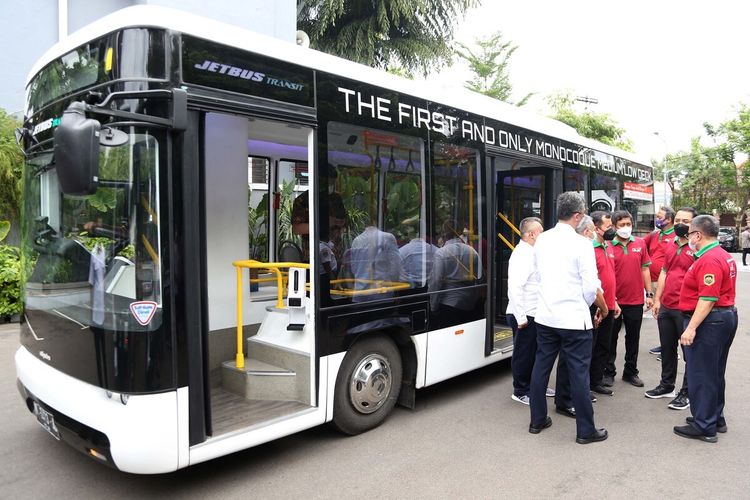 Bus Listrik BTS Siap Beroperasi di Surabaya dan Bandung Peluncuran Teman Bus melalui Program Buy The Service (BTS) pada Trans Semanggi Suroboyo (foto: Pemkot Surabaya)