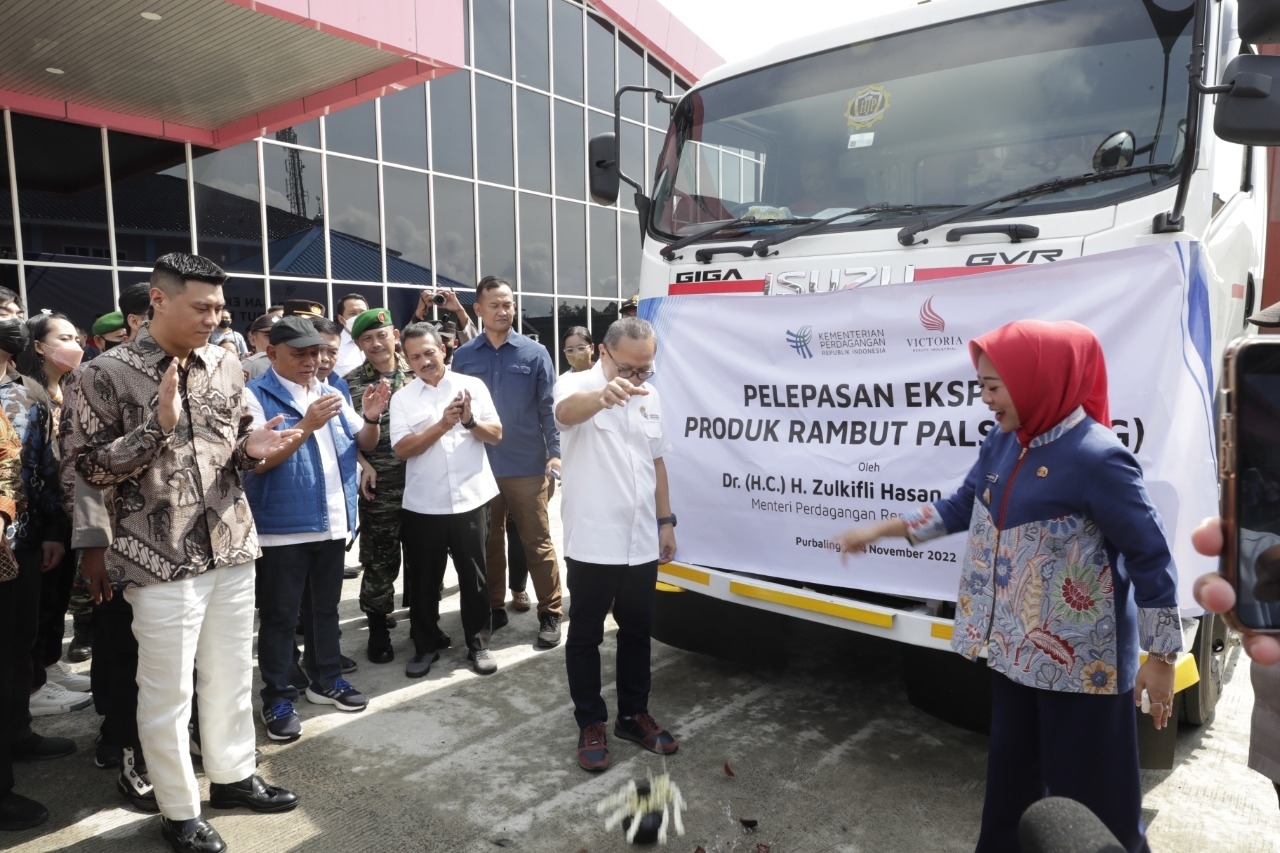 Mendag Melepas Ekspor 50 Ribu Wig Buatan Purbalingga ke AS