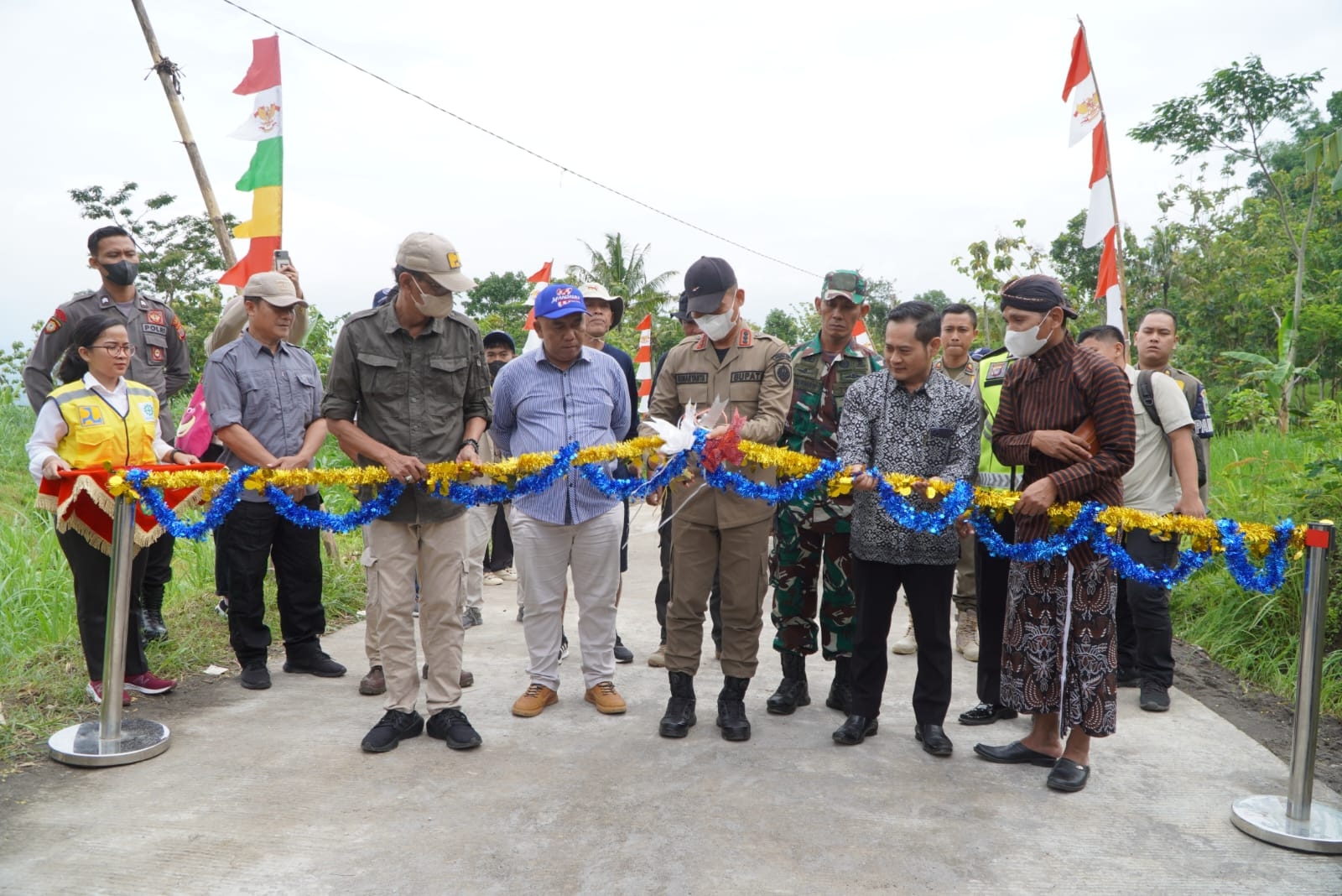Warga Ngawen dan Gedangsari Gunungkidul Kini Rasakan Jalan Beton Halus
