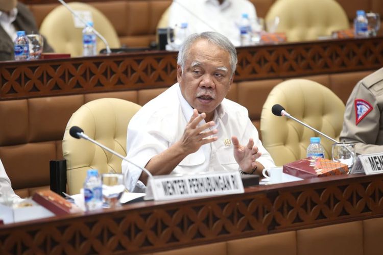 Menteri Basuki Optimistis Seluruh Proyek Strategis Nasional Selesai Tahun 2024 Menteri PUPR Basuki Hadimuljono saat Raker Bersama Komisi V DPR RI pada Selasa (13/12/2022) - (foto: ist)