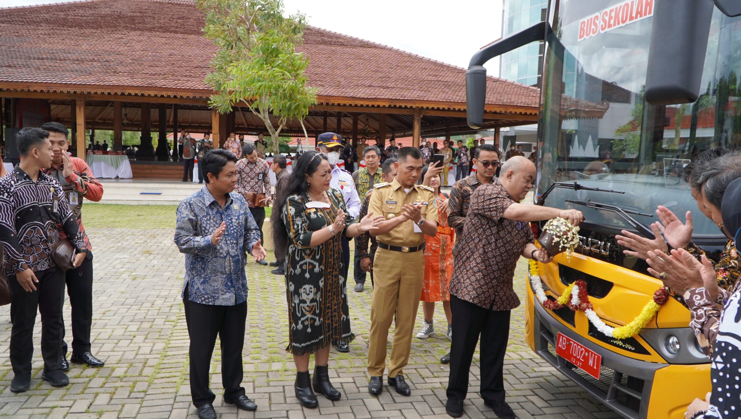 Paku Alam Serahkan Hasil Kegiatan Fisik Dana Keistimewaan ke Gunungkidul