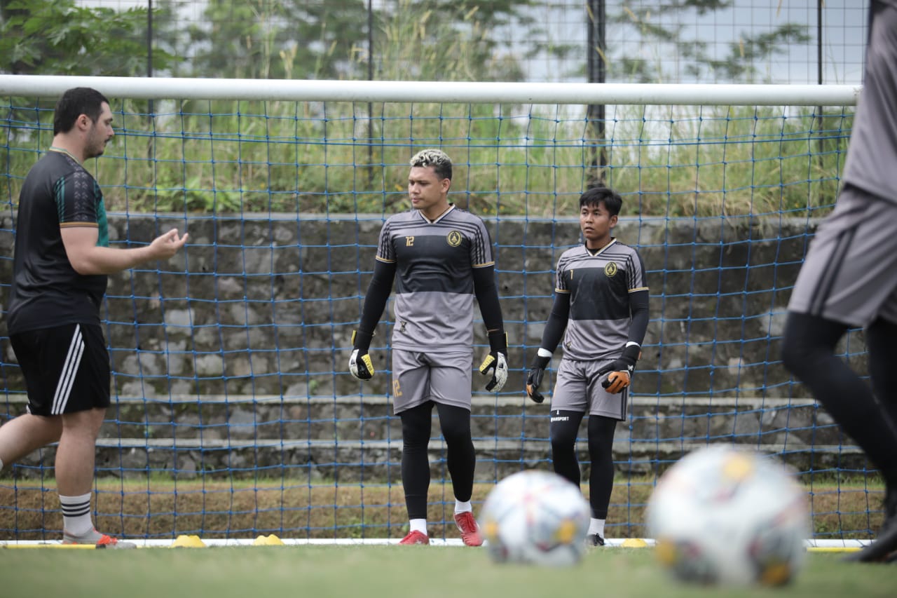 Dragos Plopeanu Miliki Target Tinggi Untuk Penjaga Gawang PSS