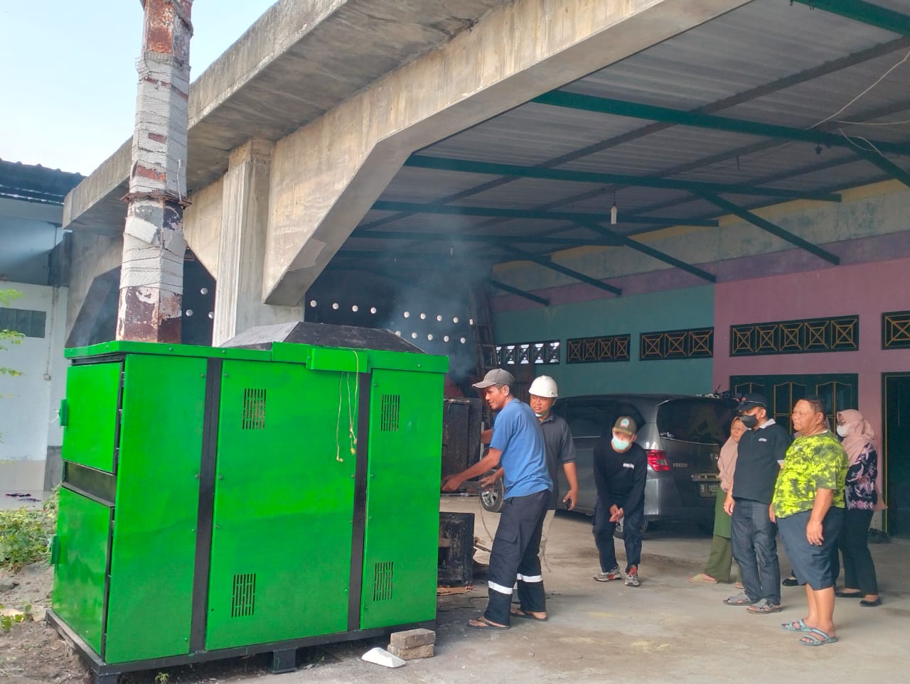 Selesaikan Masalah Sampah, Warga Sendangtirto Coba Alat Pembakar Sampah ‘Insinerator’