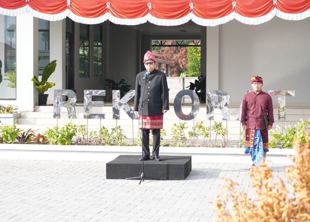 Rektor UWM Pimpin Upacara HUT Kemerdekaan RI ke 78