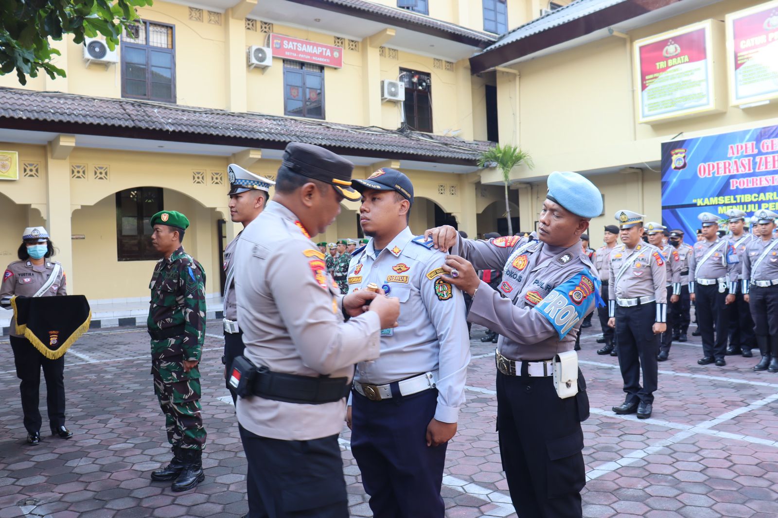 Operasi Zebra Progo 2023 Mulai Digelar Polresta Jogja Apel Gelar Pasukan Operasi Zebra Progo Tahun 2023 yang dilaksanakan di halaman tengah Mapolresta Yogyakarta (foto: ist)