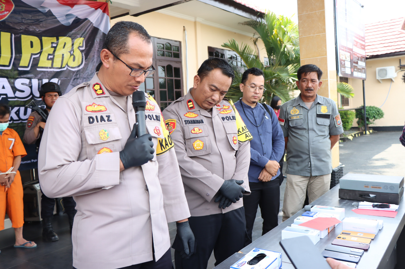 Konferensi Pers Ungkap Kasus Pencurian di Polres Barito Kuala