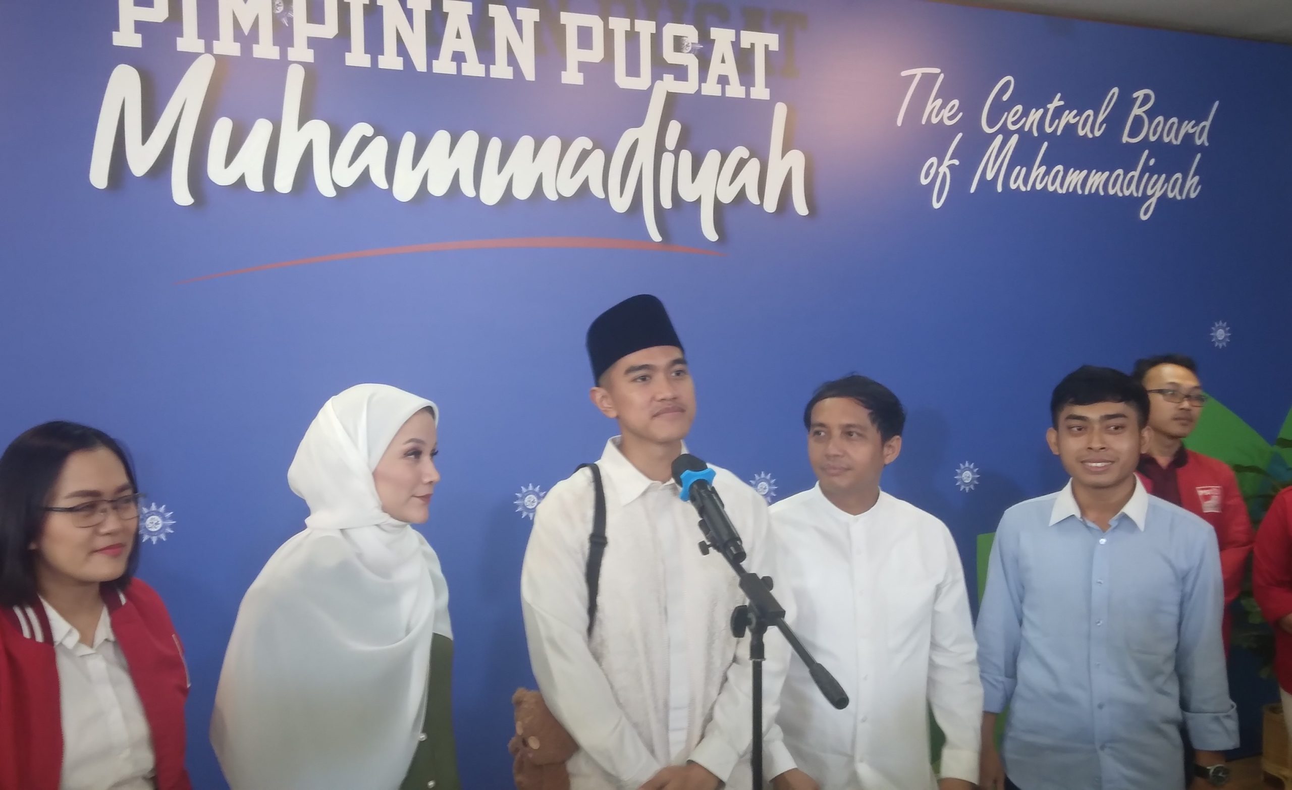 Kaesang Datangi Kantor Pusat Muhammadiyah di Jogja Kaesang Pangarep dan jajaran PSI DIY mendatangi kantor PP Muhammadiyah, Jogja, Jumat (6/10/2023) - (foto: ist)