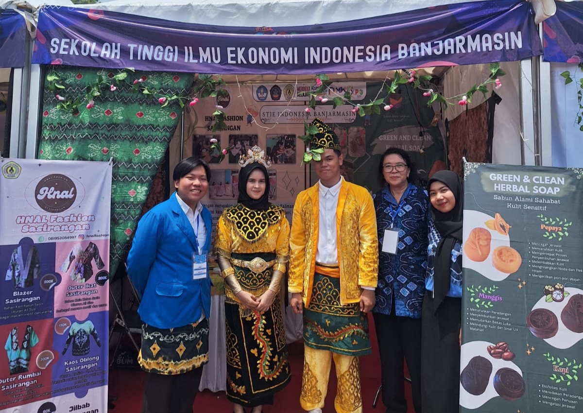 Boyong Sabun dari Olahan Buah dan Kopi, STIE Indonesia Hadiri KMI Expo XIV di Singaraja, Bali