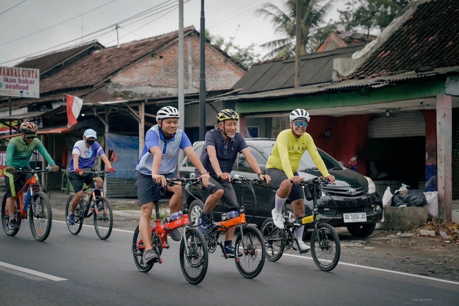 Hari Kesehatan Nasional, Dewan Sleman dr. Raudi Akmal Gowes Bareng 1500 Warga Sleman