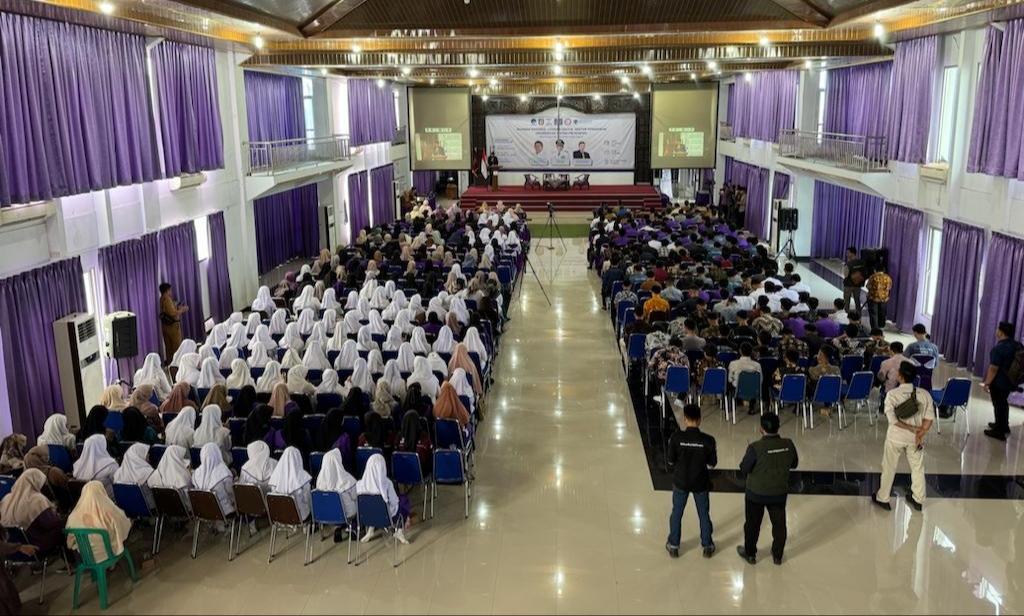 Universitas Aisyah Pringsewu Gelar Seminar Literasi Digital Demi Generasi Emas Seminar Literasi Digital Sektor Pendidikan dengan tema “Membangun Generasi Emas Cakap Digital” di Universitas Aisyah Pringsewu (foto: ist)