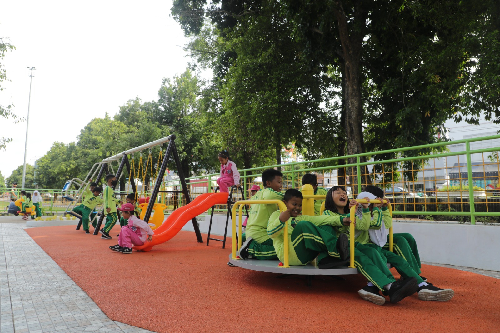 Lapangan Denggung Kini Layak untuk Anak dan Lansia
