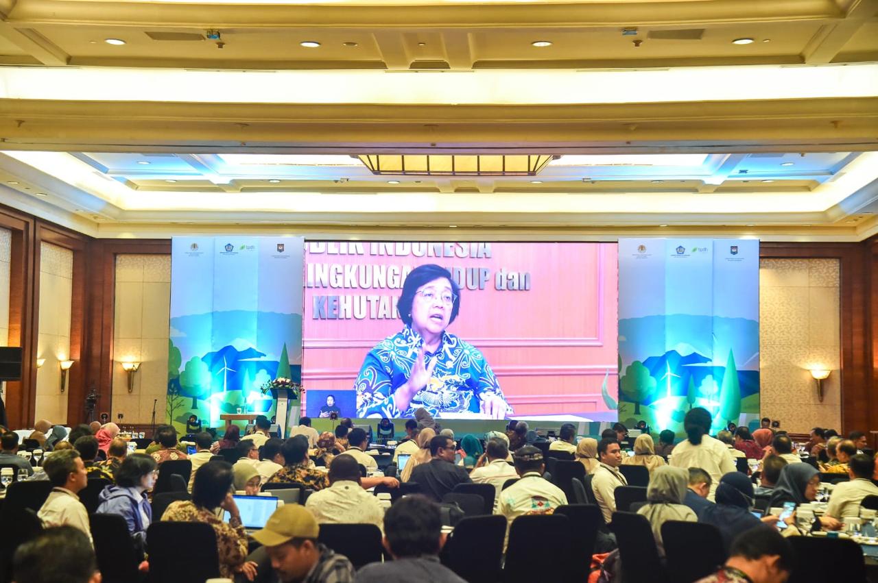 Menteri LHK: Indonesia Jadi Contoh Internasional dalam REDD+ dan RBP Emisi Karbon Menteri LKH Siti Nurbaya pada pertemuan nasional Result Based Payment (RBP) REDD+ 2024 (foto: ist)