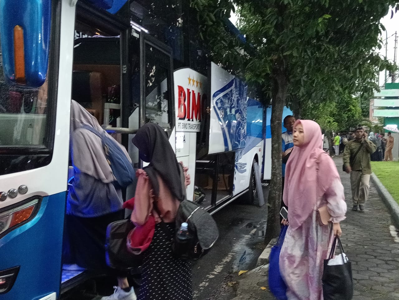 Pelepasan Kafilah DIY Ikuti OlympicAD VII di Bandung