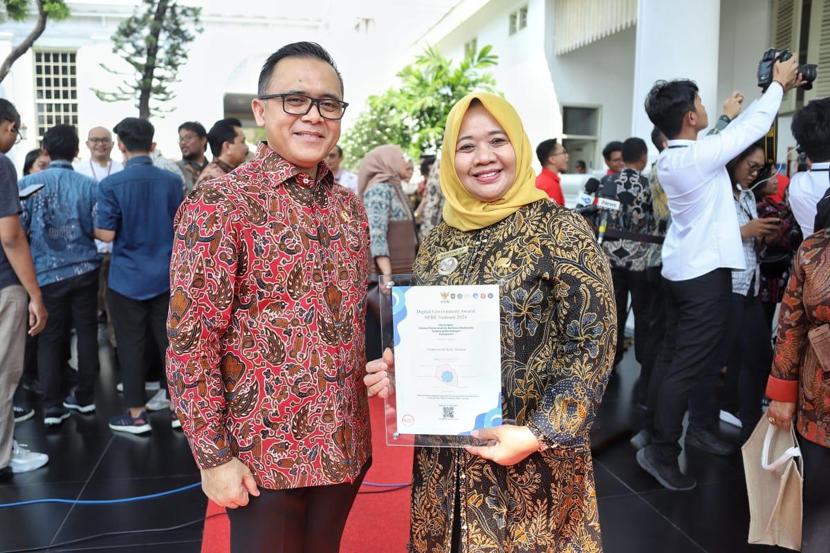 Terapkan Sistem Pemerintahan Berbasis Elektronik, Pemkab Sleman Raih Award