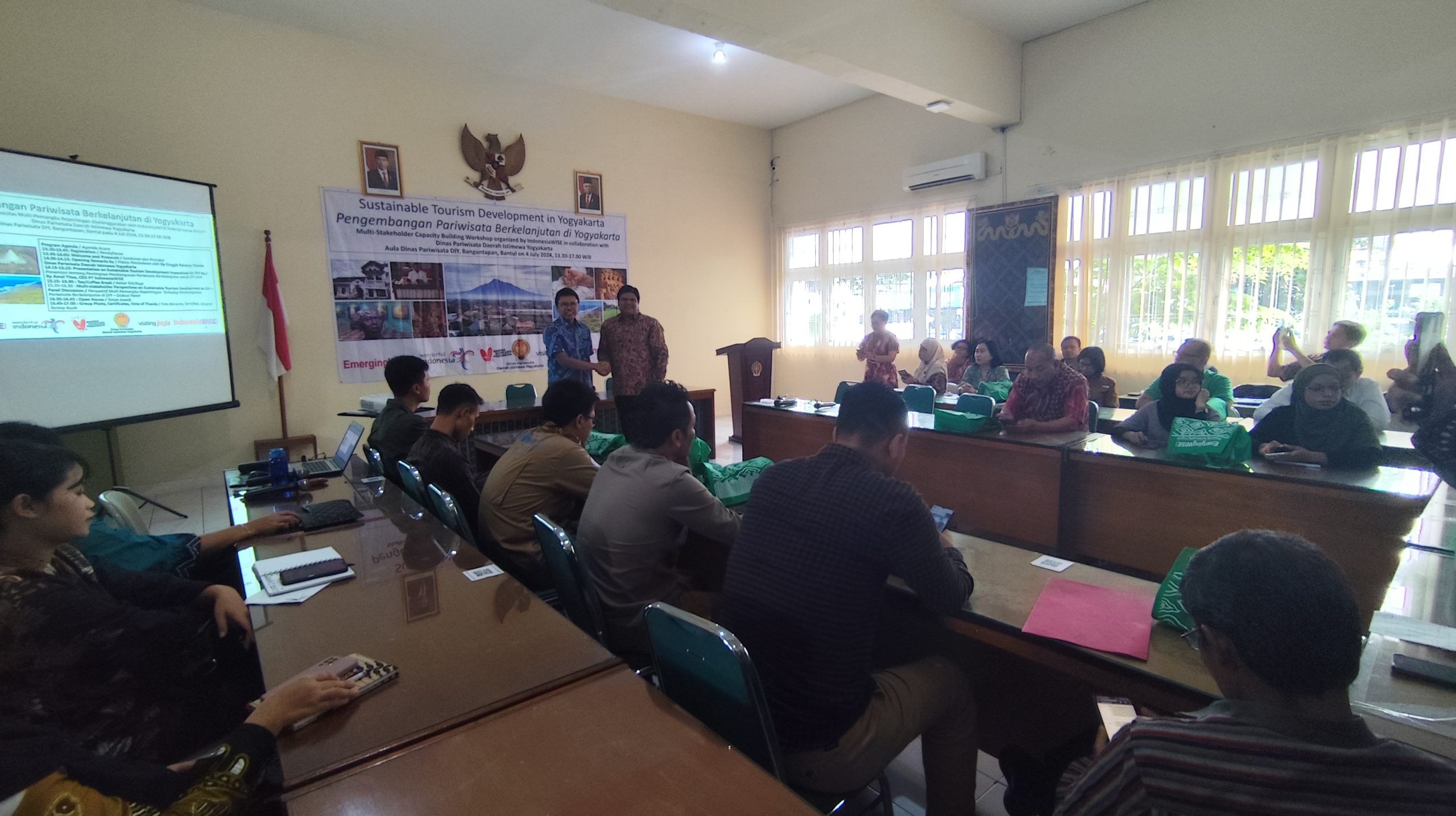 Indonesia WISE Ajak Pelaku Wisata di DIY Wujudkan Wisata Berkelanjutan Workshop Pengembangan Kapasitas untuk Pariwisata Berkelanjutan oleh PT Indonesia WISE bagi multi pemangku kepentingan (foto: Deny Hermawan)