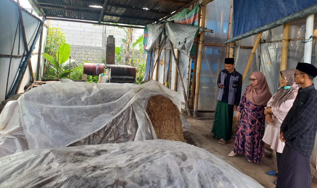 Pengabdian Masyarakat UNU Yogyakarta: Inovasi Budidaya Jamur Merang dengan Teknologi IoT