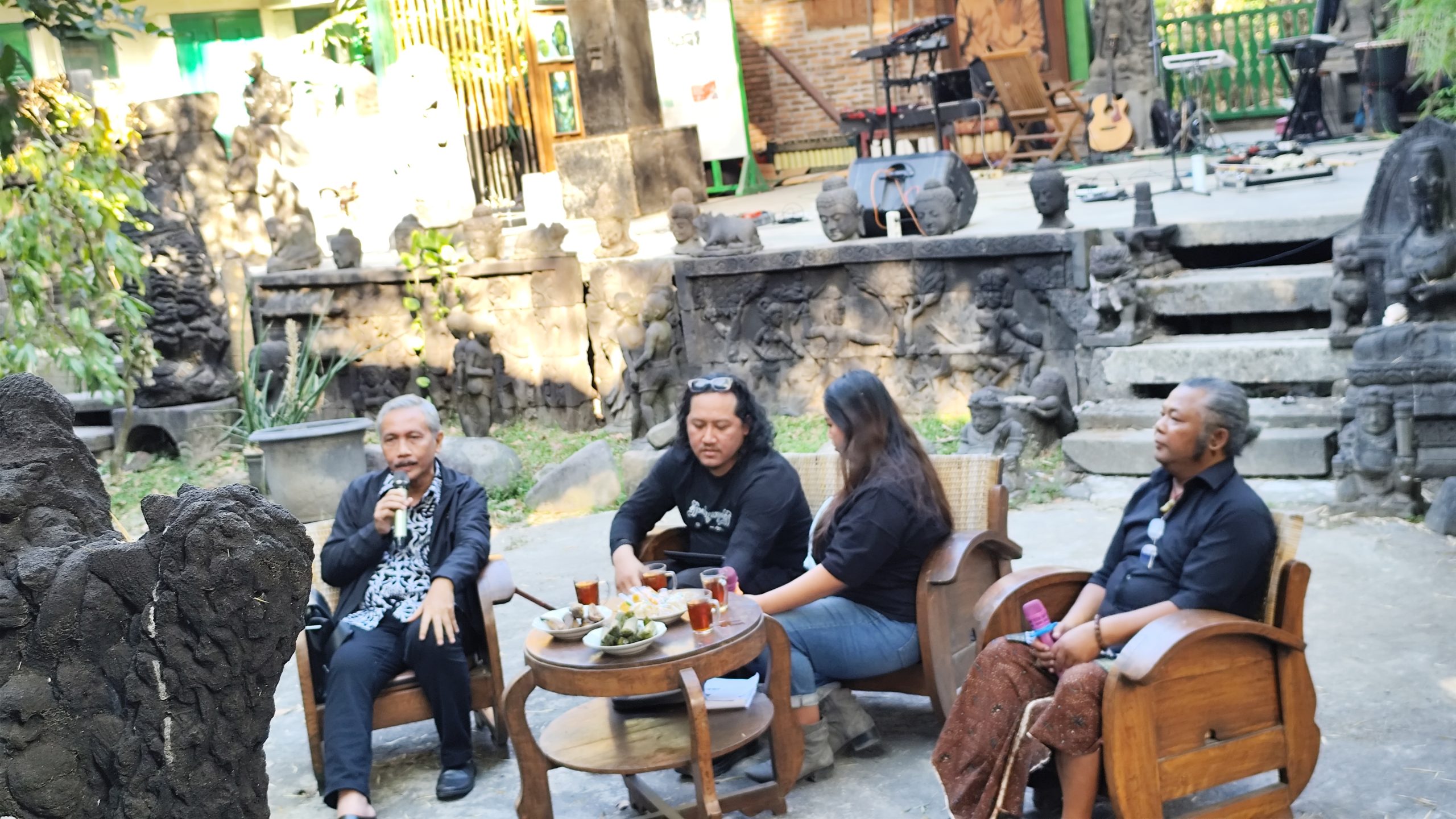 Harta Karun Spiritual Koleksi Naskah Kuno Merapi Merbabu Jangan Diabaikan Harta Karun Spiritual Koleksi Naskah Kuno Merapi Merbabu Jangan Diabaikan