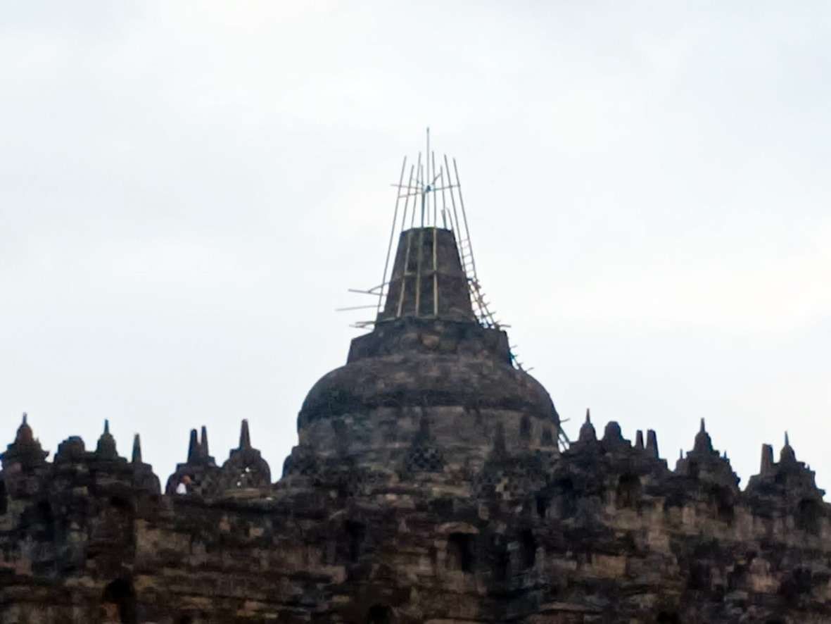 Tokoh Masyarakat: Pengelolaan Borobudur Tak Boleh Untuk Segelintir Pihak Tertentu Kondisi Borobudur yang sempat dipasang bambu untuk melakukan kajian teknis pemasangan Chattra, 1-9 September 2024. (foto: istimewa)