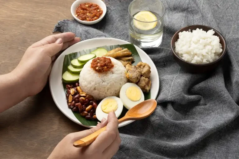 Memasak Nasi Uduk