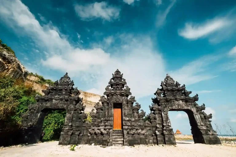 8 Wisata Sejarah Indonesia