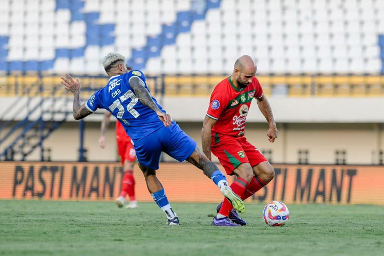 Bekuk Persebaya 2-0 di Stadion Si Jalak Harupat, Persib Dekati Posisi Puncak Klasemen
