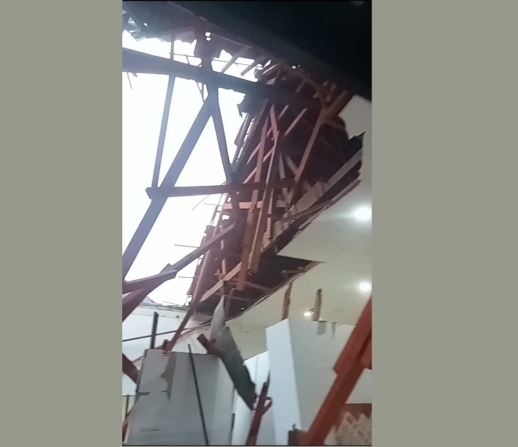 Atap Gedung YPK Rubuh, Diduga Ada Korban