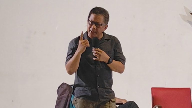 Rocky Gerung dalam diskusi di JNM, Senin (28/10/2024) - (foto: Deny Hermawan)