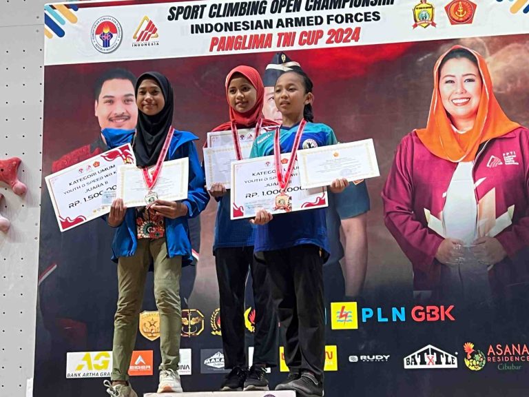 Atlet Panjat Tebing Klub NSC Raih 2 Emas dan 1 Perunggu Piala Panglima TNI 2024