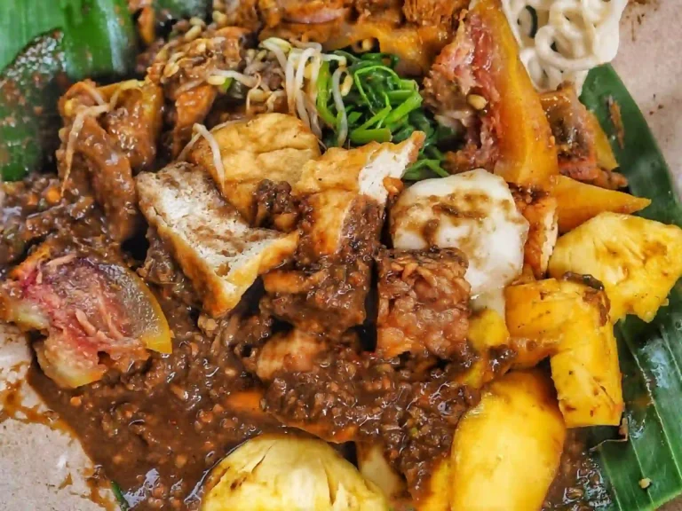 rujak cingur khas Surabaya