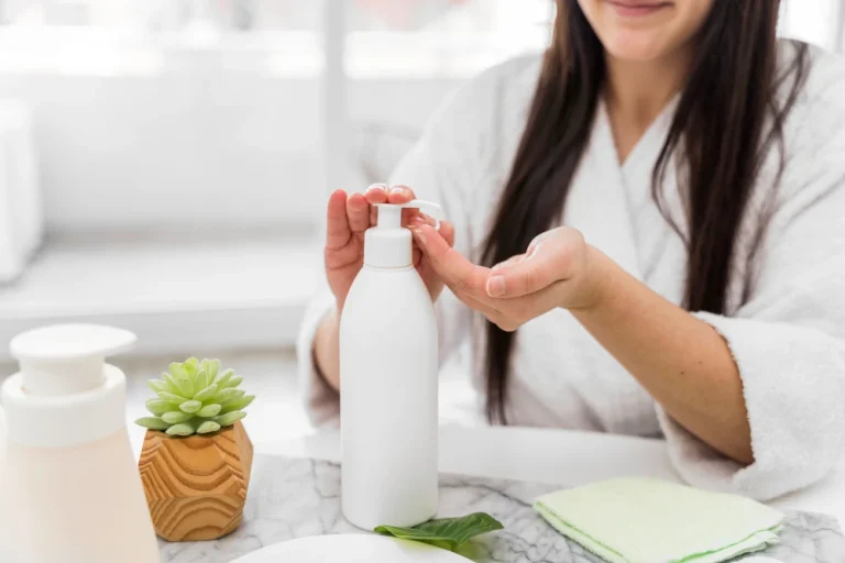 Tips Memilih Produk Skincare untuk Kulit Sensitif yang Aman Tips Memilih Produk Skincare untuk Kulit Sensitif yang Aman