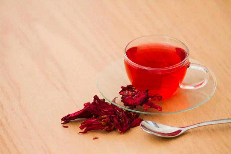 Cara Membuat Teh Rosela untuk Kesehatan Jantung