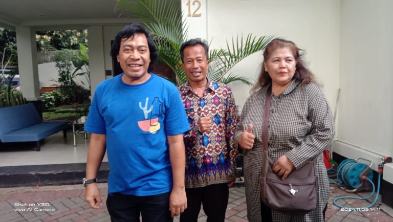 Ditengah Kegiatan Reses, Komeng Terima Kunjungan Pemerhati Batik