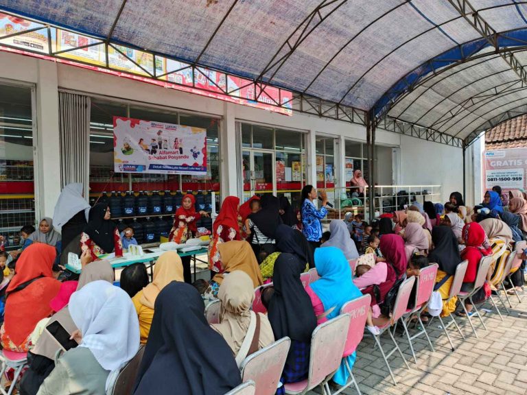 Alfamart dan Lukajel Gelar Posyandu di 34 Kota, Wujud Komitmen untuk Generasi Sehat Indonesia