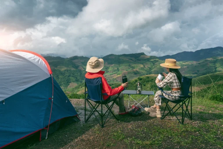Rekomendasi Tempat Camping dengan Pemandangan Gunung Terbaik di Indonesia Rekomendasi Tempat Camping