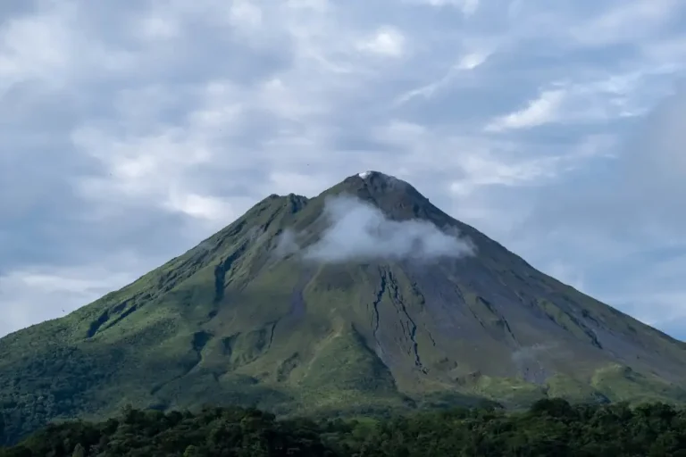 Proses Terbentuknya Erupsi Gunung Berapi Serta Jenis-jenisnya Gunung berapi