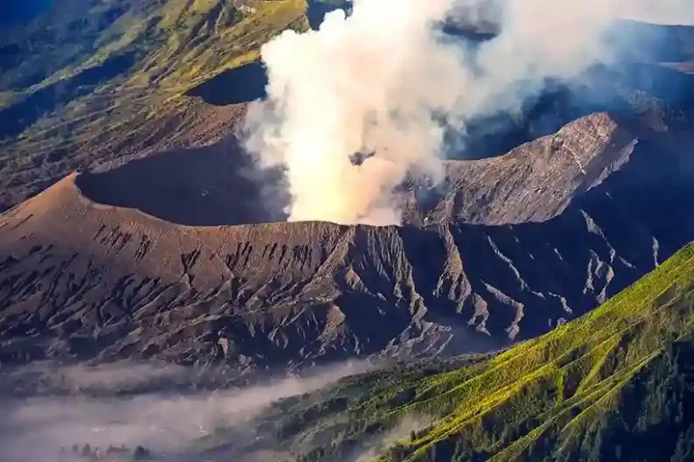Erupsi Eksplosif dan Efusif