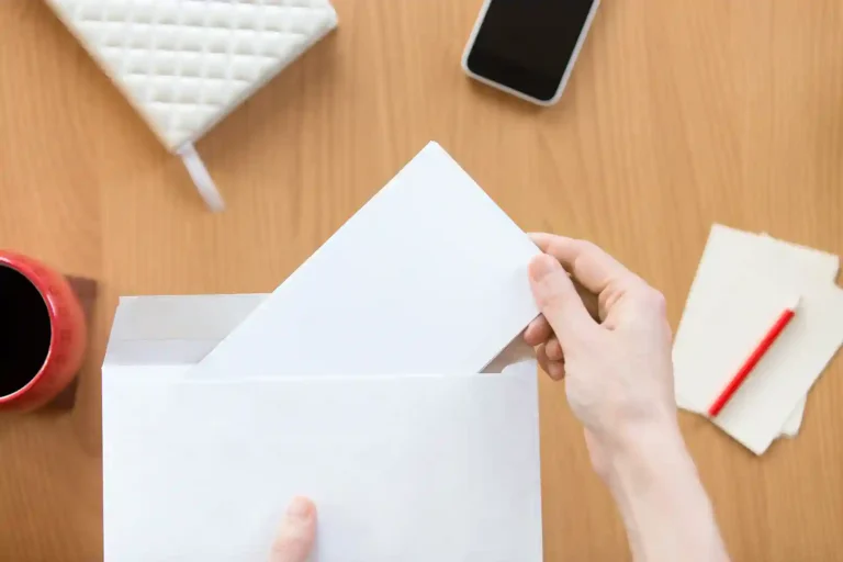 8 Jenis Lipatan Surat Formal dan Informal, Cek Sebelum Membuat! Jenis Lipatan Surat