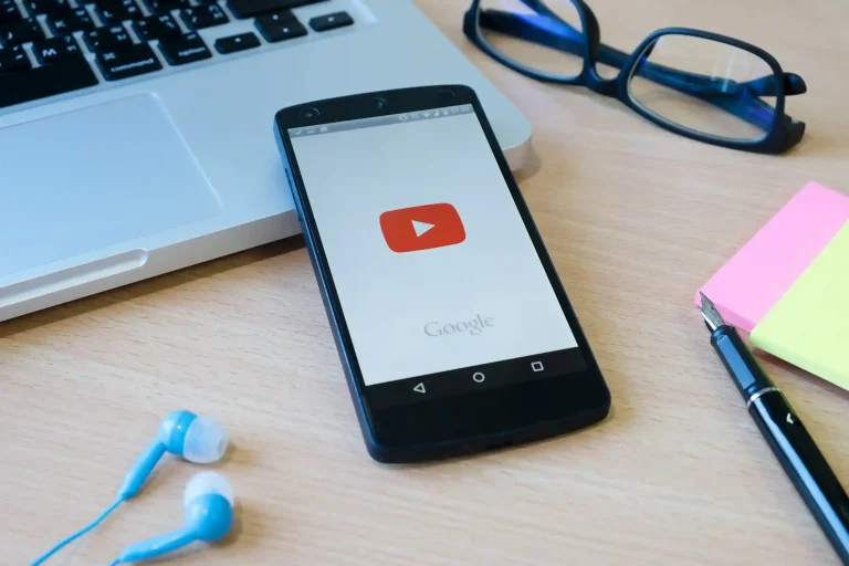 Cara YouTube Tetap Berjalan saat buka aplikasi lain