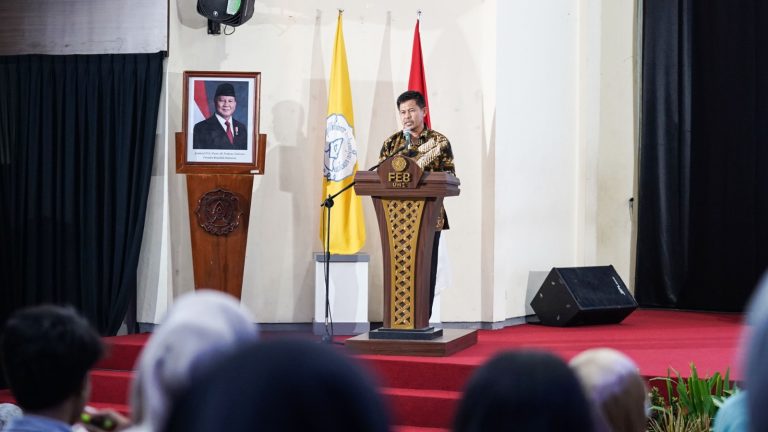 Silaturahmi FEB UNS, Dewas BPKH Ajak Generasi Muda Persiapkan Ini