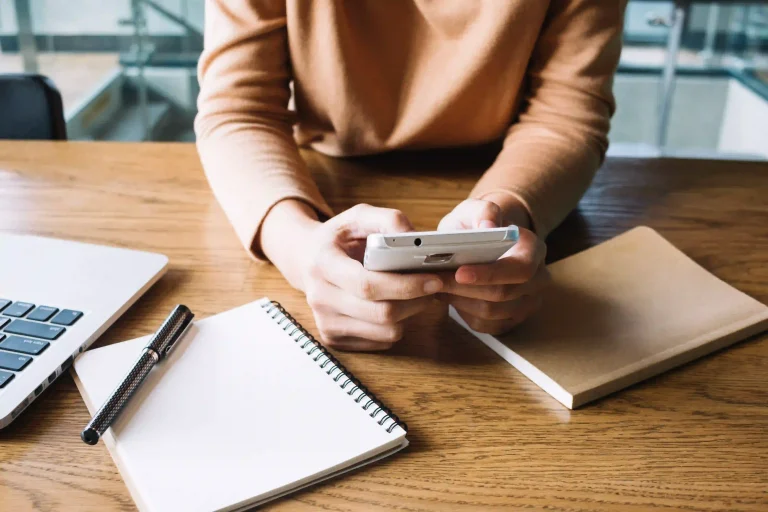 Verifikasi Kode WhatsApp Lewat Email