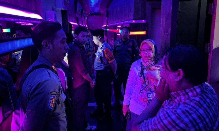 Monitoring usaha hiburan malam di Jogja oleh tim gabungan (foto: ist)