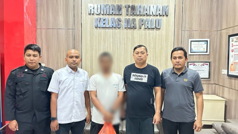 TAHANAN KABUR SAAT SIDANG DI PN PALU MENYERAHKAN DIRI. (FOTO : ISTIMEWA)