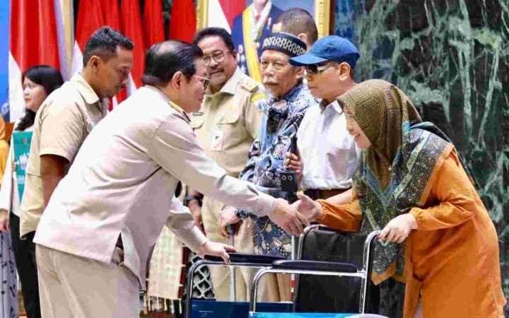 Asik! Pemprov DKI Jakarta Lanjutkan Bansos PKD untuk Lansia, Disabilitas, dan Anak