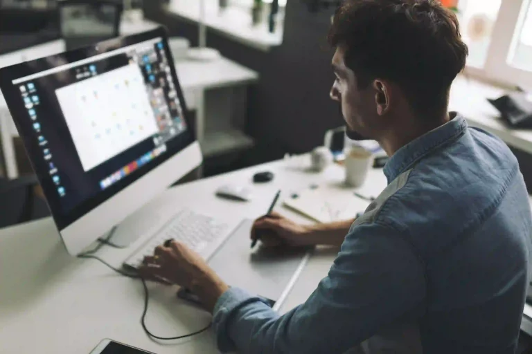 7 Software Desain Grafis yang Paling Populer Digunakan oleh Profesional Software Desain Grafis