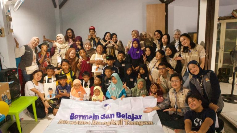 RANTANG dan KAC Hadirkan Pembelajaran Menyenangkan untuk Anak-Anak Bantar Gebang