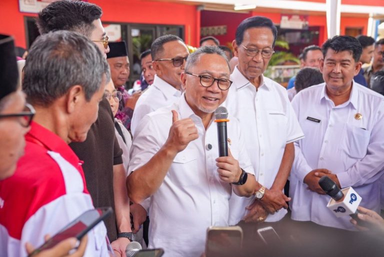 Menko Zulkifli Sebut KDMP Sinduadi Ideal dan Terbaik